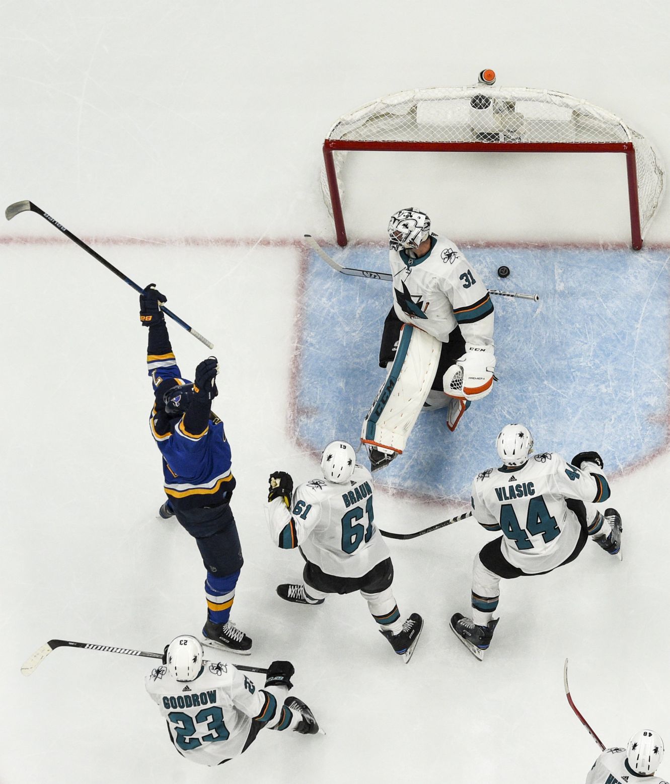 Blues look to redeem in Game 4